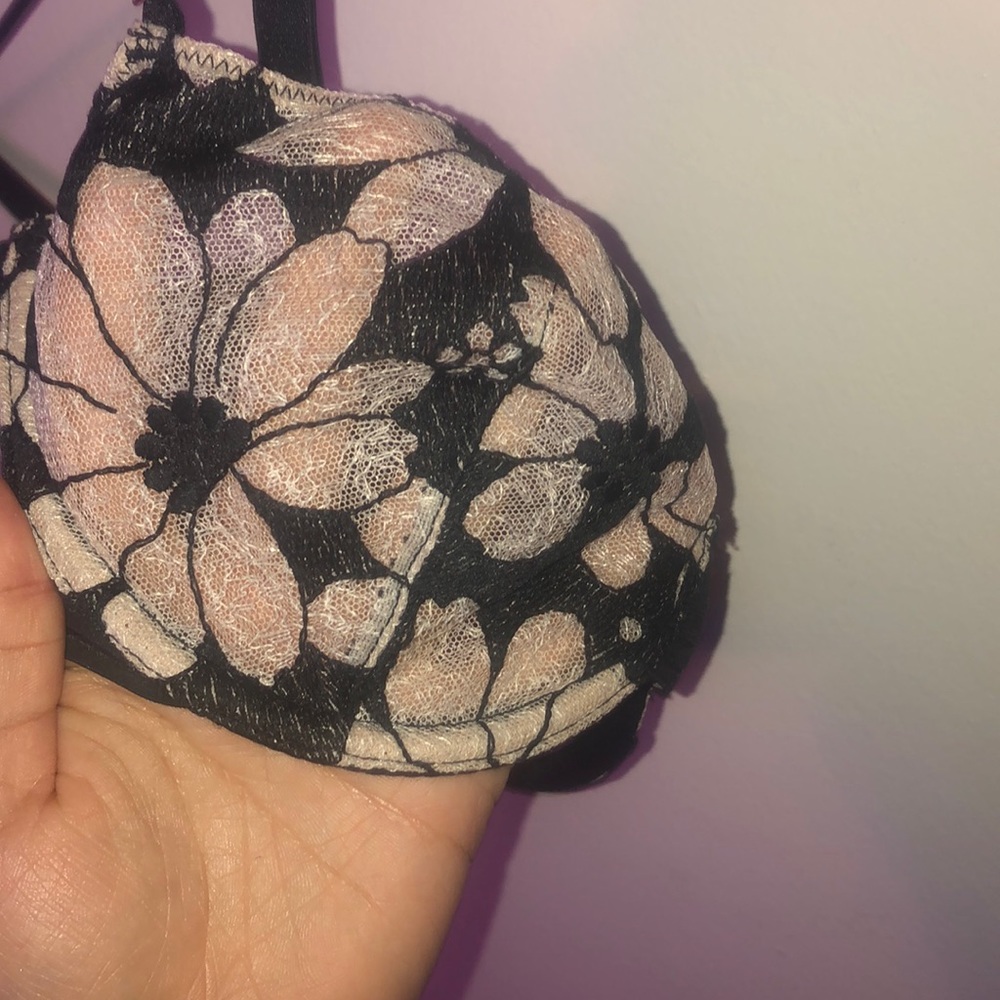 Victoria secret lace bra - Picture 4 of 4